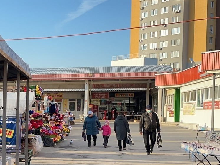 В Госдуме призвали проверить палатки с шаурмой после массового отравления