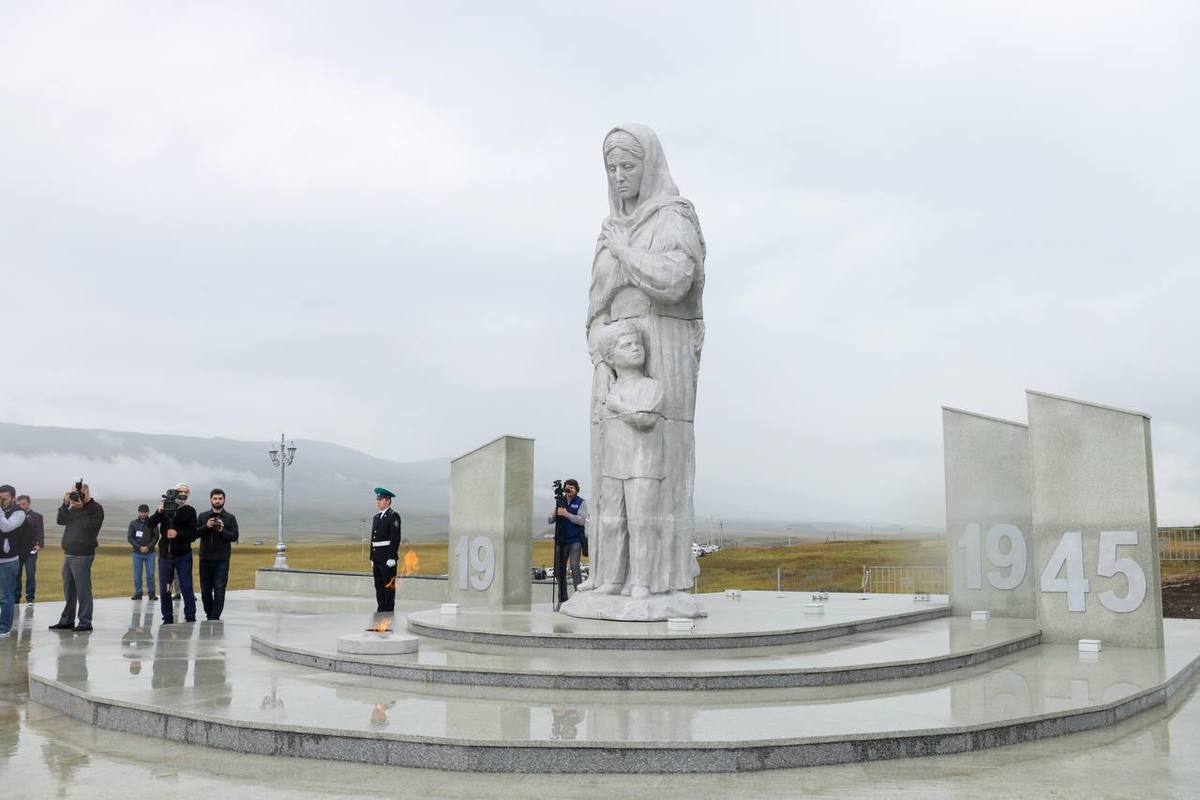 памятник парту патимат в кумухе