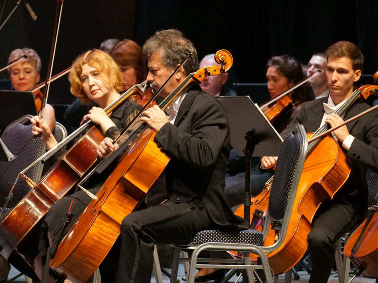 Благотворительный концерт Оксаны Федоровой и оркестра Росгвардии прошел в Пскове