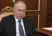На портале правовой информации в субботу был размещен указ Владимира Путина о временном порядке исполнения долговых обязательств РФ по еврооблигациям. 