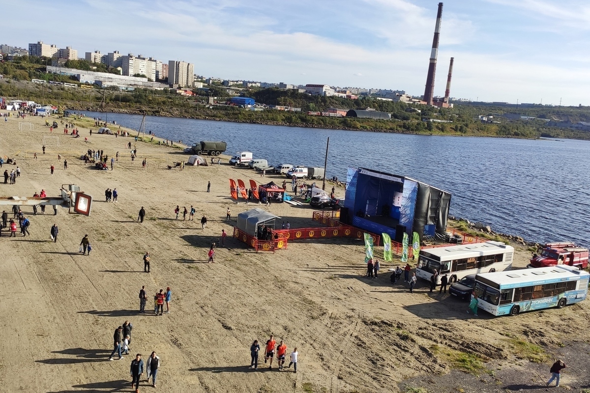 «И погода хорошая, и вода теплая»: фестиваль «Гольфстрим» состоялся в Мурманске