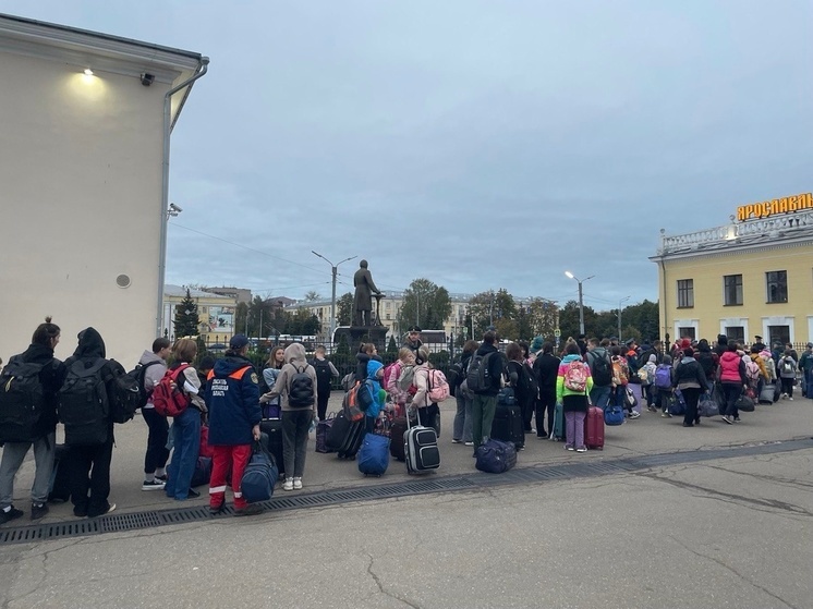 В Ярославль прибыли сто луганских школьников