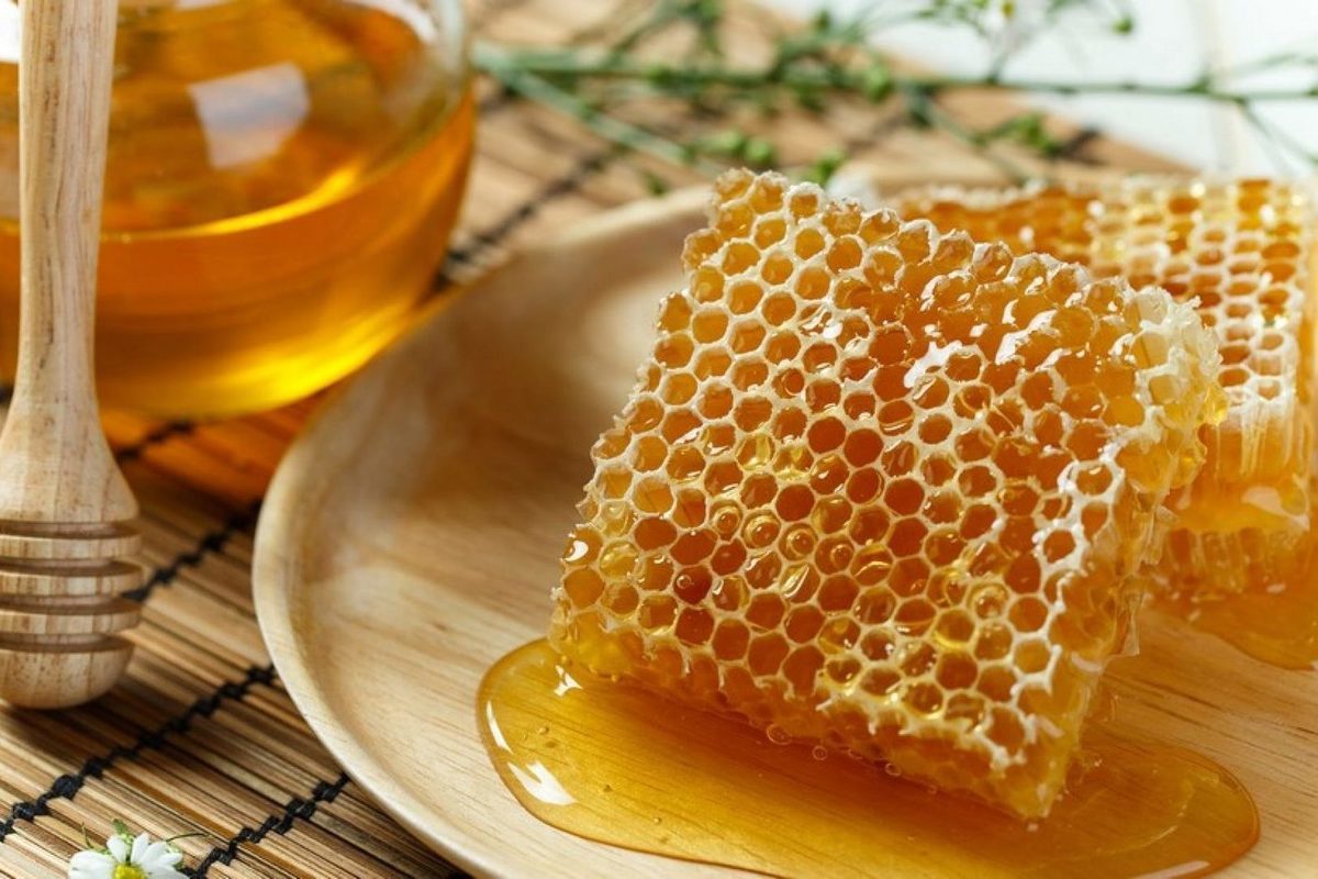 Врач рассказал, может ли мед стать заменой лекарствам