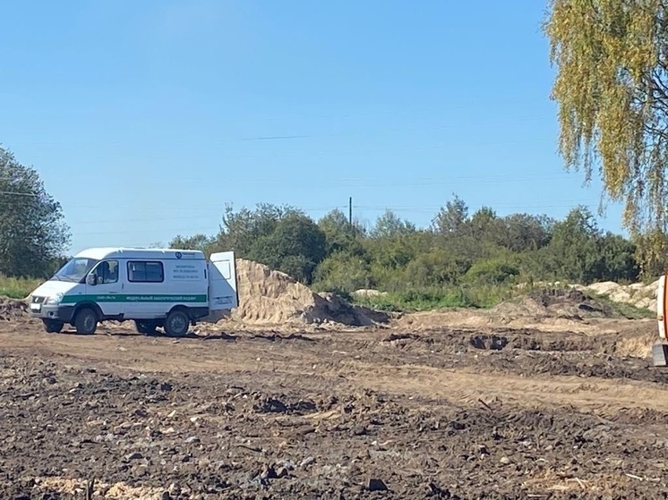 В деревню под Тверью приехали с замерами воздуха из-за жуткого запаха аммиака: детям стало плохо