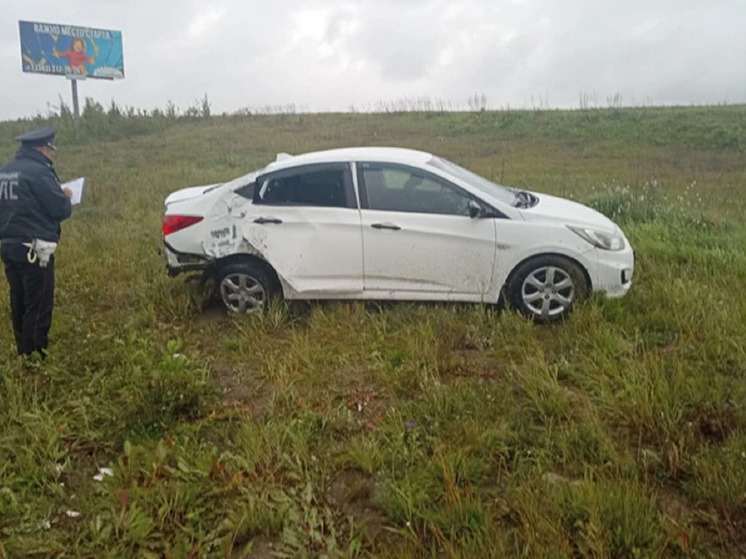 Водитель Hyundai врезался в фонарный столб на трассе М-5 «Урал»