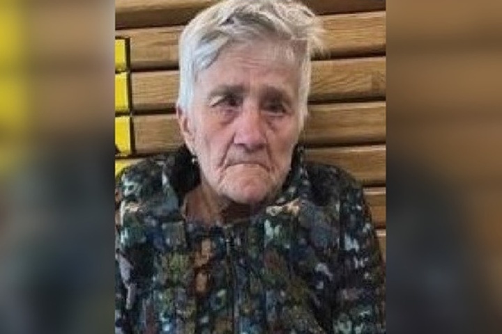 В Ростове разыскивают родственников пенсионерки с потерей памяти