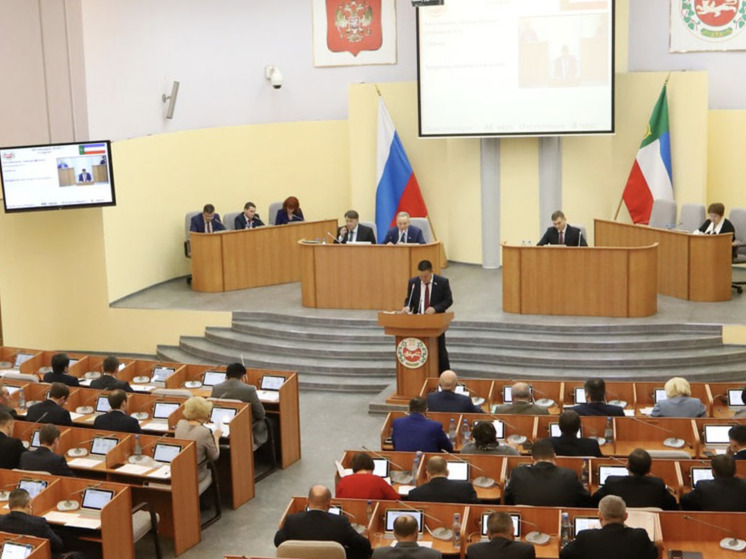 КПРФ с небольшим отрывом лидирует на выборах в Верховный Совет Хакасии