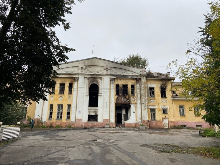 В Ярославле показали, во что превратилось здание усадьбы Вахромееевых после пожара.