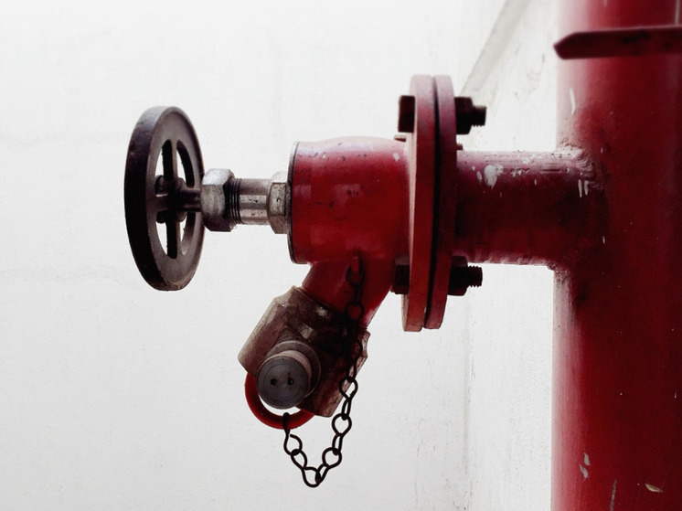 В селе Великовисочное готовят тёплый бокс для машины пожарных