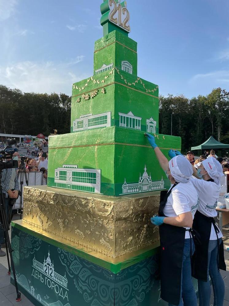 Три именинных торта разрежут на День рождения Железноводска