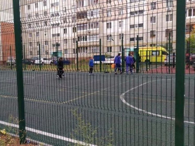 В Уфе спасатели помогли 11-летнему футболисту