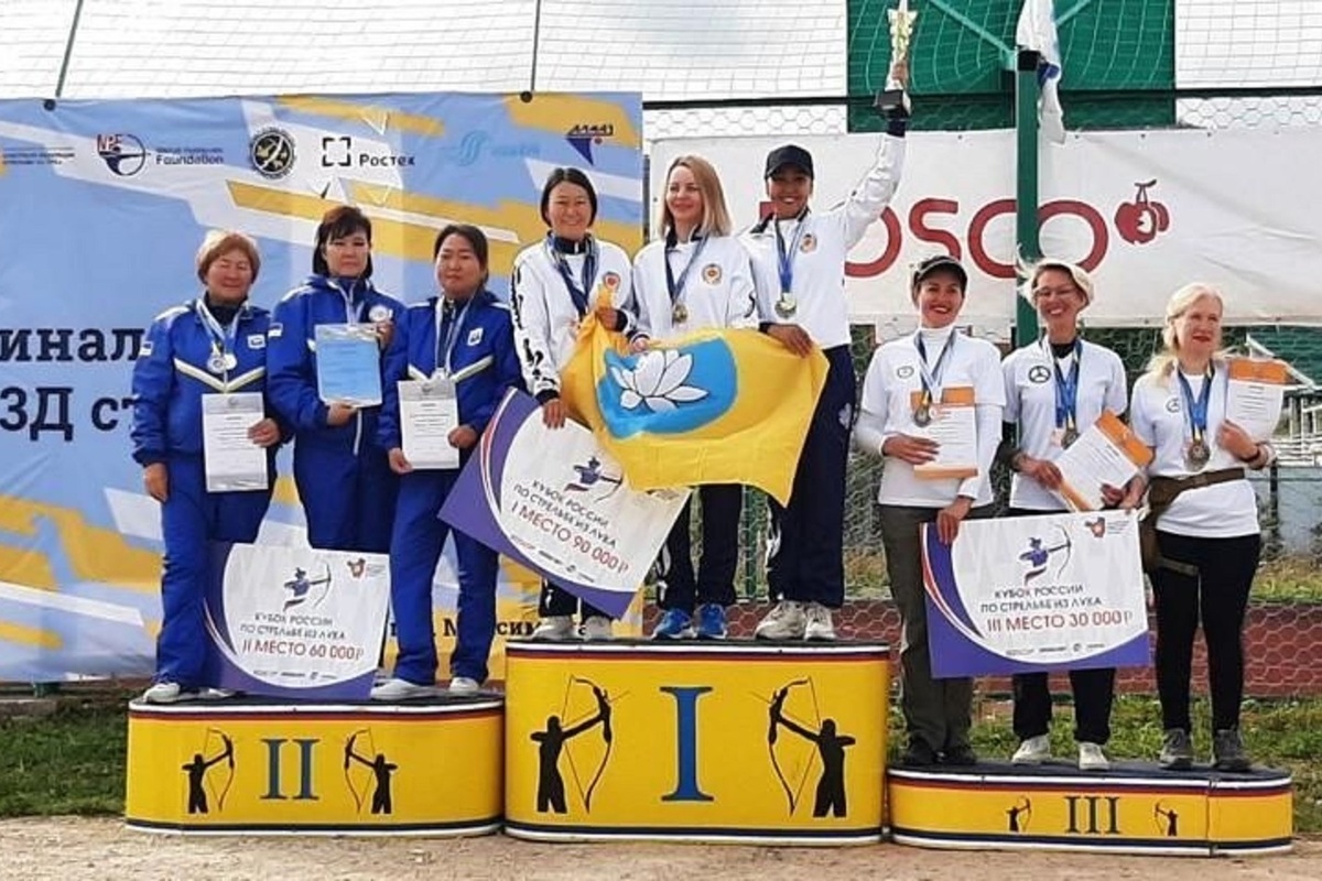 Женская сборная Калмыкии победила на Кубке России по стрельбе из лука