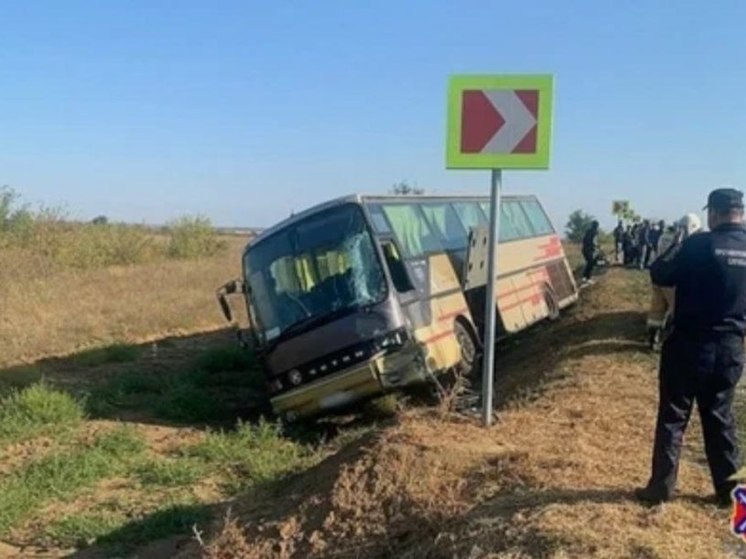 Под Саратовом междугородный автобус врезался в маршрутку