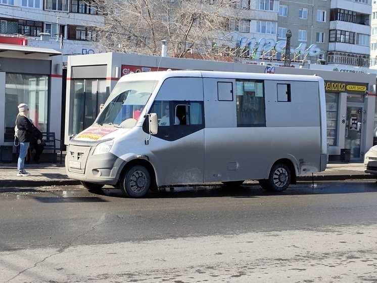 Омичи пожаловались на долгое ожидание маршрутки № 385