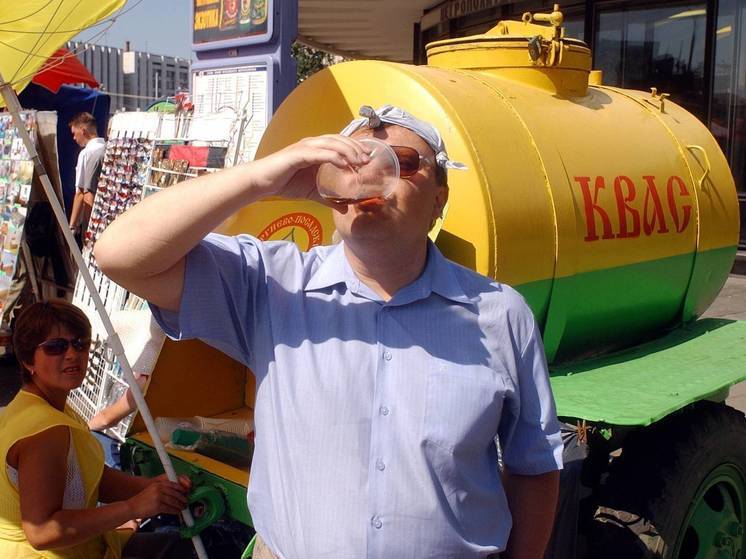 Квас в России предложили продавать по паспорту