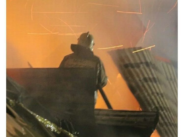 В Ярцеве сгорел частный жилой дом