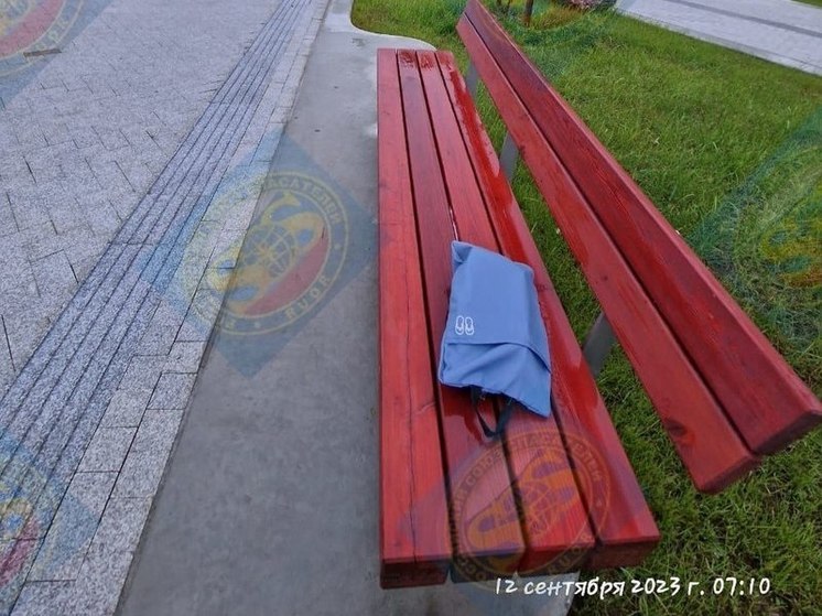 Спасатели оцепили набережную в Южно-Сахалинске из-за подозрительной сумки