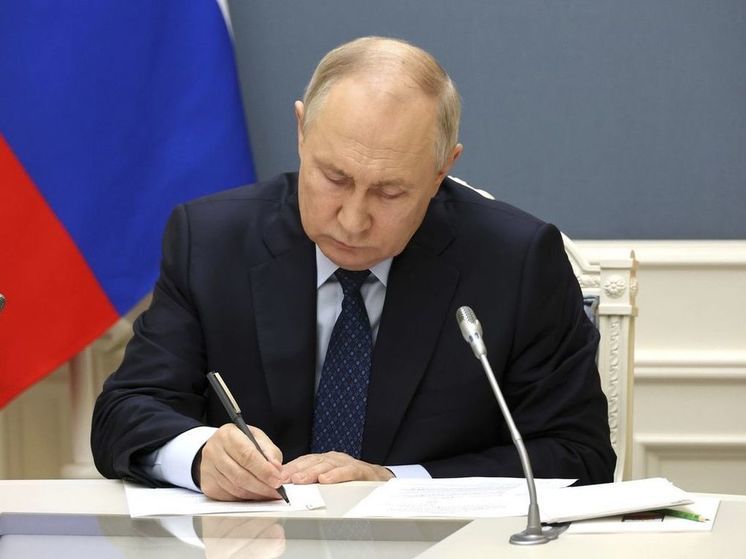 Путин установил День воссоединения России с новыми территориями