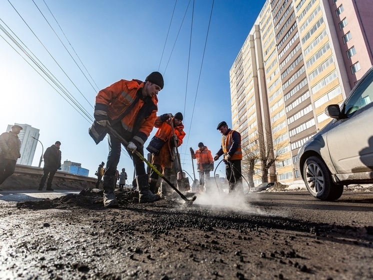 Анатолий Локоть потребовал закончить ремонт дорог в Новосибирске до конца сентября