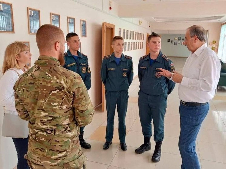 Боец СВО посетил родное образовательное учреждение в Серпухове