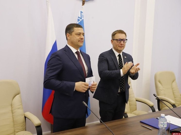 Михаил Ведерников получил удостоверение губернатора