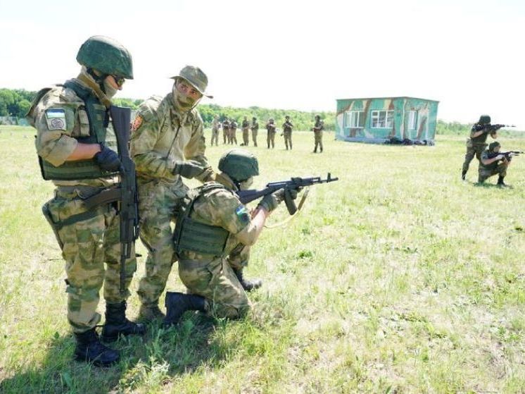 На боевое слаживание из Уфы отправилась еще одна группа участников батальона Салавата Юлаева