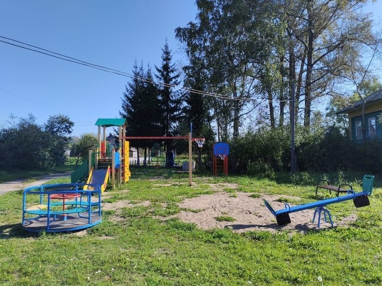 По программе поддержки местных инициатив в Краснохолмском округе Тверской области открылись две детские площадки