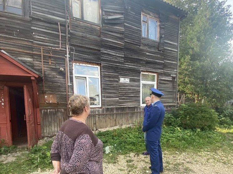 Прокуратура проверит условия жителей аварийного дома в Гатчине