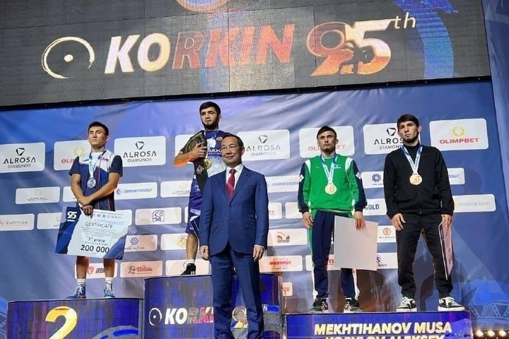 Представитель Хакасии завоевал медаль на турнире по вольной борьбе