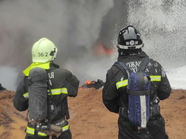Башкирские пожарные не дали распространиться пожару в промзоне Салавата