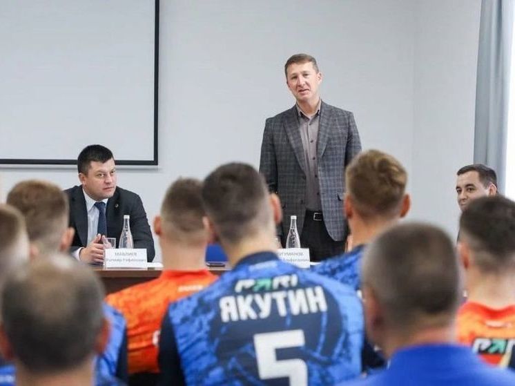 Ратмир Мавлиев встретился с игроками и тренерами волейбольного клуба «Урал»