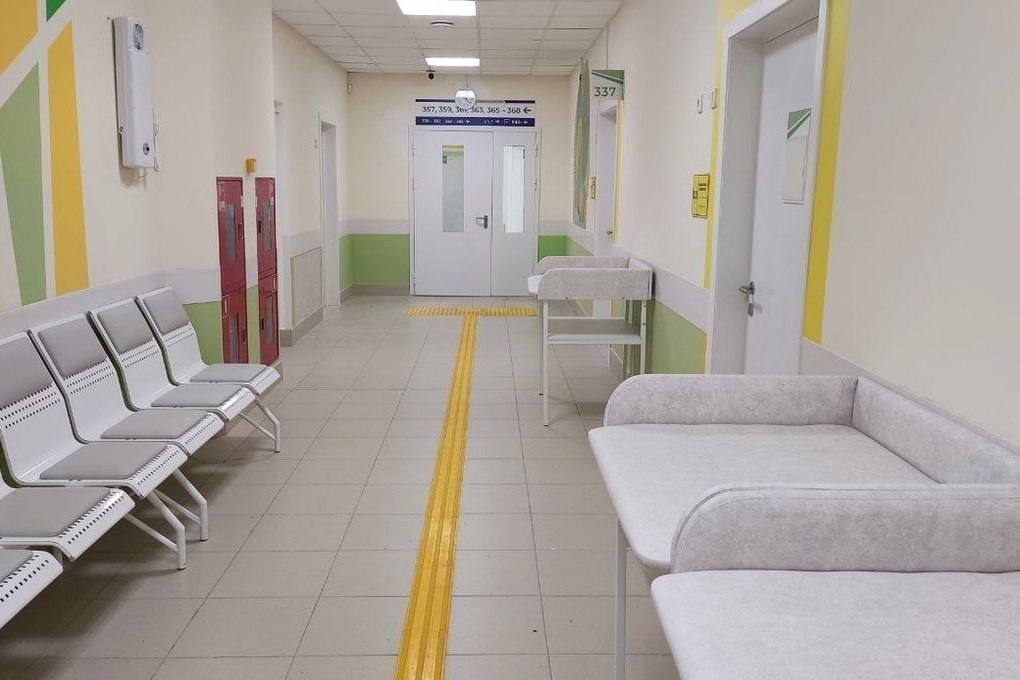 В Петербурге более 30 детей остаются в больнице после отравления в школе