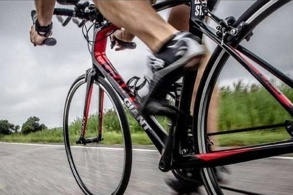Велогонщик «‎Тур де Франс» Натан ван Хойдонк находится в критическом состоянии после аварии