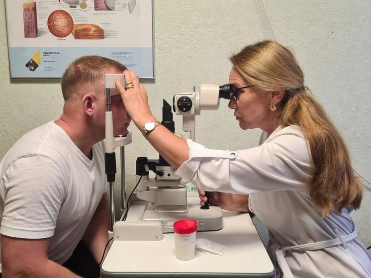 Врачи вернули зрение жителю Курил после кровоизлияния в глаза