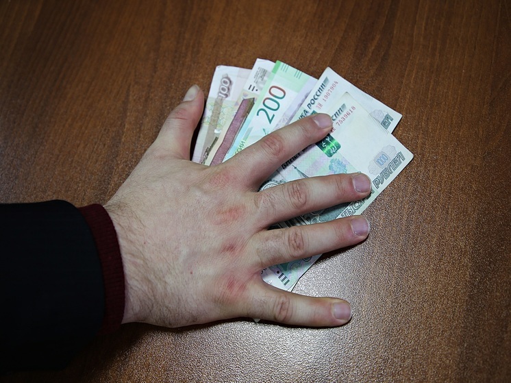 В Твери мужчина незаконно получал пособие по безработице