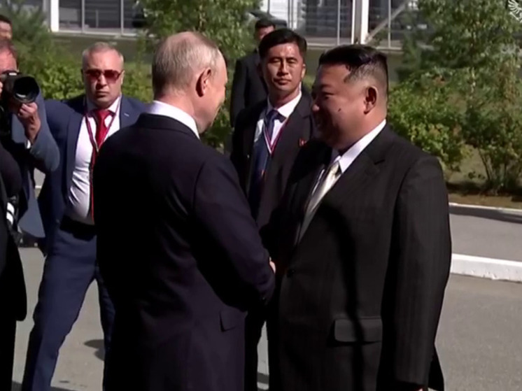 Путин и Ким Чен Ын начали переговоры на космодроме «Восточный»
