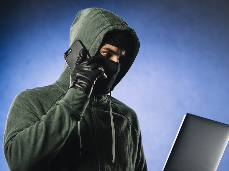 Банк отказал Заслуженной артистке Карелии в переводе денег мошенникам