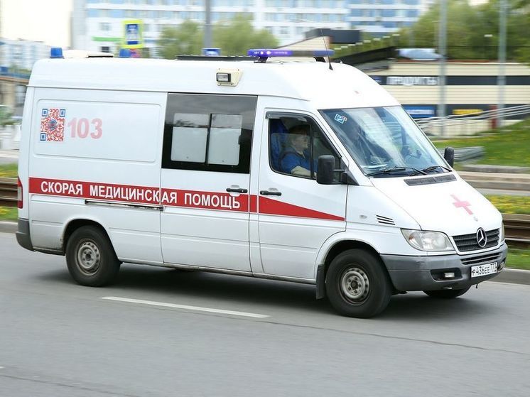 Baza: два человека погибли при обстреле морского завода в Севастополе
