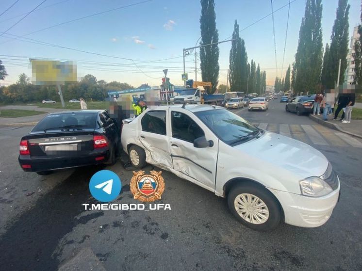 Тройное ДТП случилось в Уфе, один человек пострадал