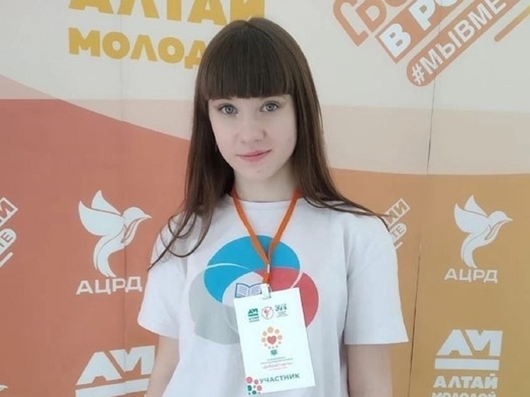Алтайская студентка спасла жизнь мужчине, которому стало плохо на остановке