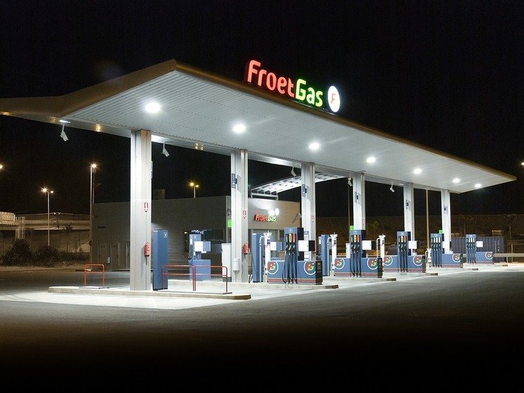 Двое жителей Петрозаводска ломились в закрытую заправку с угрозами