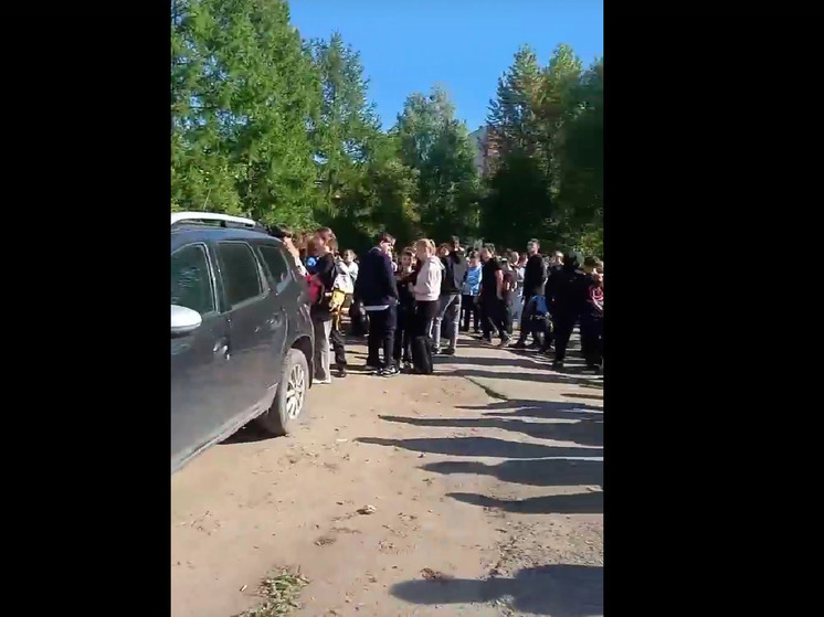 В Тутаеве экстренно эвакуировали среднюю школу