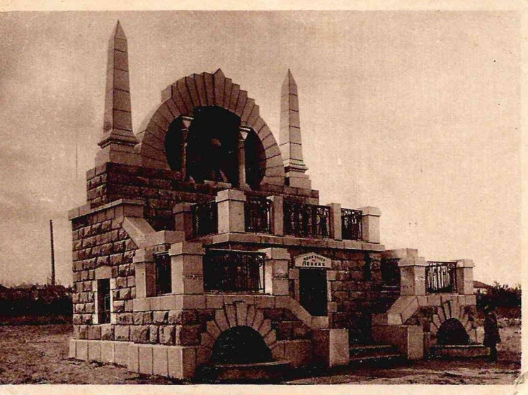 Фотограф переснял старые почтовые открытки Челябинска