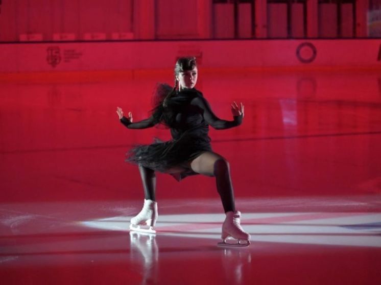 Камила Валиева открыла сезон МХЛ в Красногорске