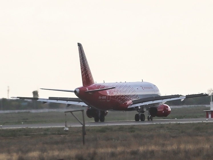 Что стало с мужчиной, из-за которого самолет, выполнявший рейс из Минвод в Екатеринбург, экстренно приземлился в Астрахани