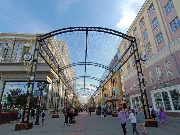 Медиаэкран на Вайнера в Екатеринбурге частично погас