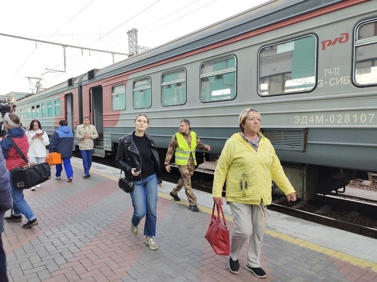 Пассажирам рейса Омск-Сочи, который сел на поле, рассказали, как получить 100 тысяч рублей
