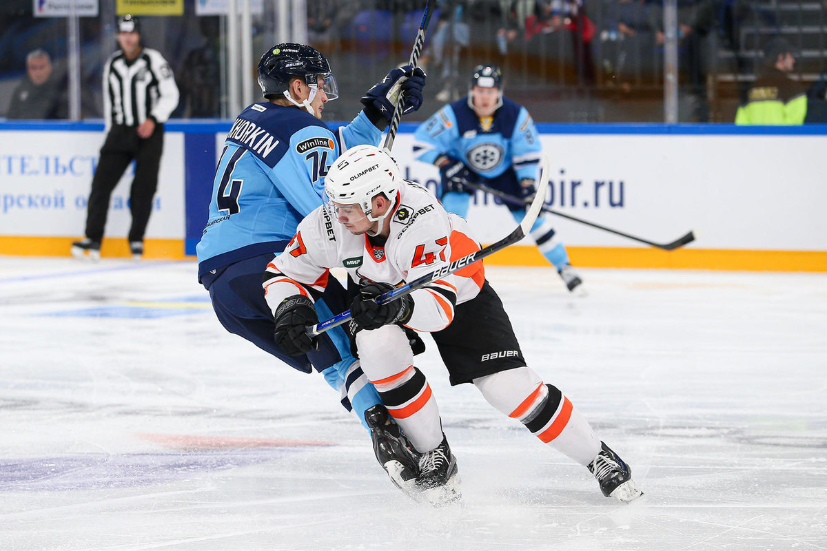 Khabarovsk "Amur" put the finishing touches on "Sibir" in the final away game