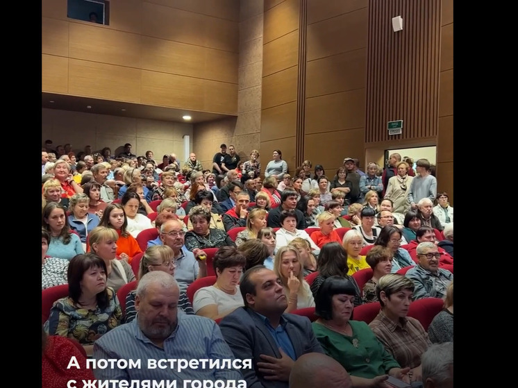 Жители Шарыпова пожаловались губернатору на дороги и ЖКХ