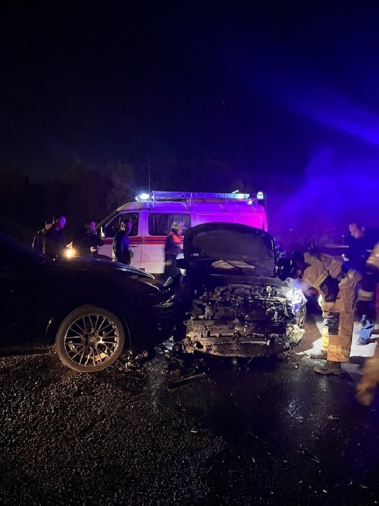 В Ноябрьске при столкновении 3 авто один водитель получил травму головы